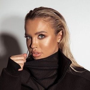 Tammy Hembrow hits 10 million follower mark Tammy Hembrow hits 10 million follower mark